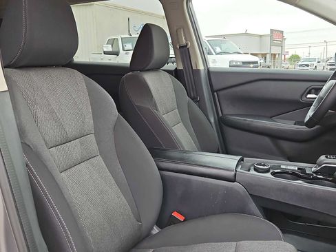 Used 2025 Nissan Rogue SV AWD/4WD image 18
