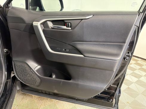 Used 2022 Toyota RAV4 XLE FWD image 14