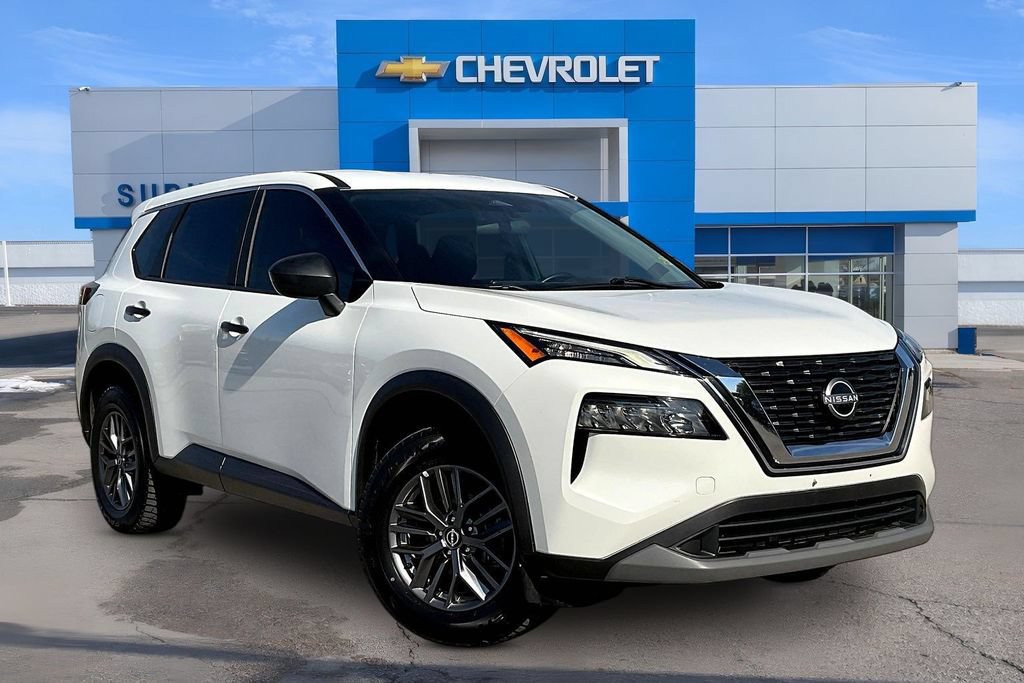 Used 2023 Nissan Rogue S AWD/4WD image 2