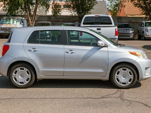 Used 2010 Scion xD FWD image 4