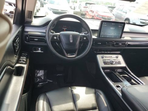 Used 2023 Lincoln Aviator 2WD image 11