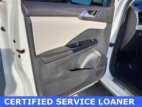 New 2025 Volkswagen Taos SEL image 10