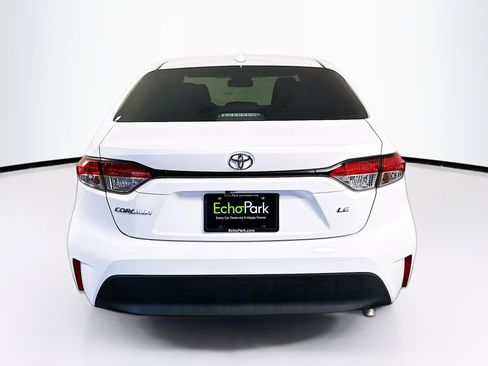 Used 2025 Toyota Corolla LE image 7