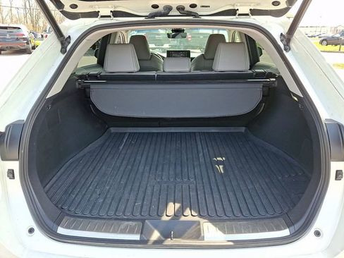 Used 2021 Toyota Venza XLE w/ Softex Package image 32