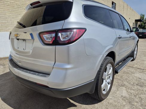 Used 2017 Chevrolet Traverse Premier FWD image 6