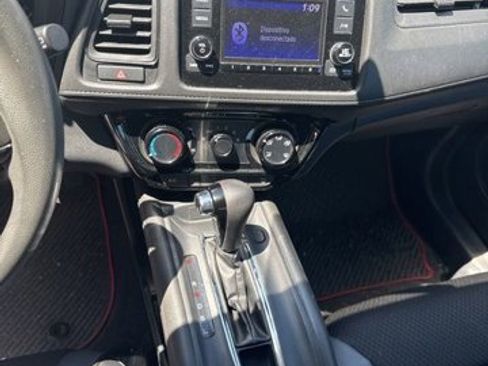 Used 2019 Honda HR-V LX image 15