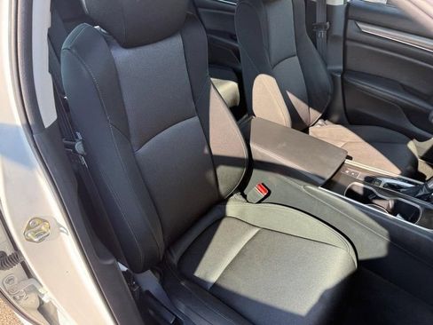 Used 2019 Honda Accord LX image 11
