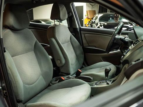 Used 2014 Hyundai Accent GLS image 13