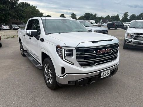 Used 2024 GMC Sierra 1500 SLT w/ SLT Premium Plus Package AWD/4WD image 8