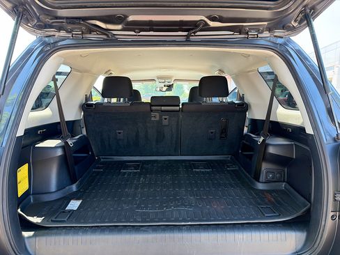 Used 2022 Toyota 4Runner SR5 AWD/4WD image 7