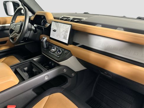 Certified 2023 Land Rover Defender 130 X-Dynamic SE image 33