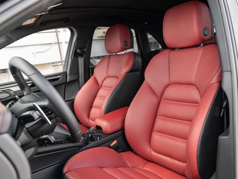 Certified 2026 Porsche Macan S AWD/4WD image 5