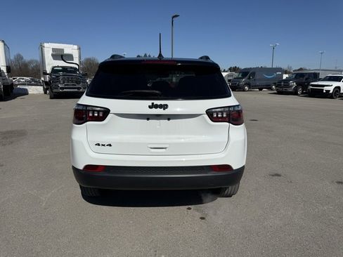 Used 2023 Jeep Compass Altitude w/ Sun and Sound Group image 7