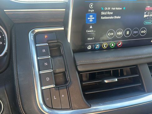 Used 2021 Chevrolet Tahoe High Country w/ Premium Package image 11