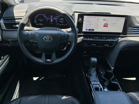 Used 2025 Toyota Camry XLE w/ Premium Package AWD/4WD image 15