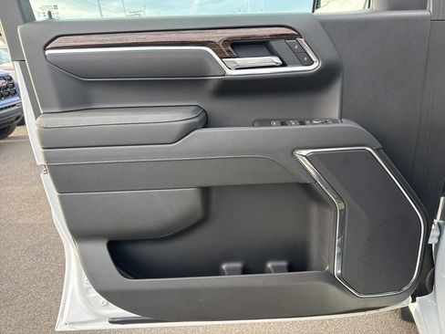 Used 2025 GMC Sierra 1500 Elevation image 26