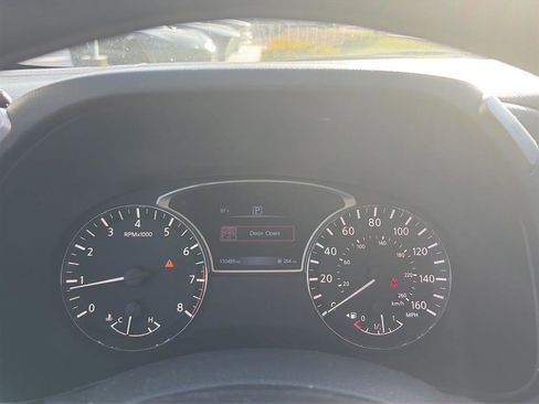 Used 2017 Nissan Pathfinder S FWD image 5