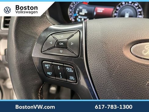 Used 2019 Ford Explorer Platinum image 18