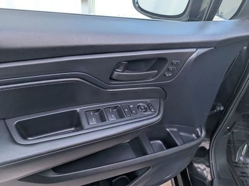 Used 2025 Honda Odyssey Sport-L image 11