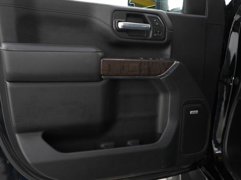 Used 2021 GMC Sierra 2500 Denali w/ Denali Ultimate Package image 16