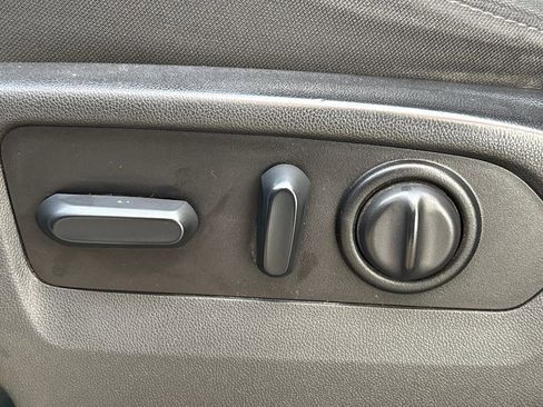 Used 2022 Chevrolet Silverado 1500 Custom w/ Rally Edition image 9