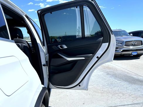 Used 2024 BMW X5 xDrive40i w/ Executive Package AWD/4WD image 17
