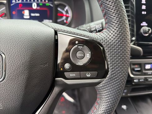 Used 2025 Honda Passport Black Edition image 14