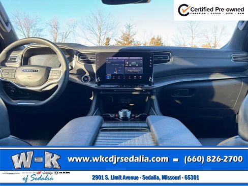 Certified 2024 Jeep Wagoneer Series III AWD/4WD image 27