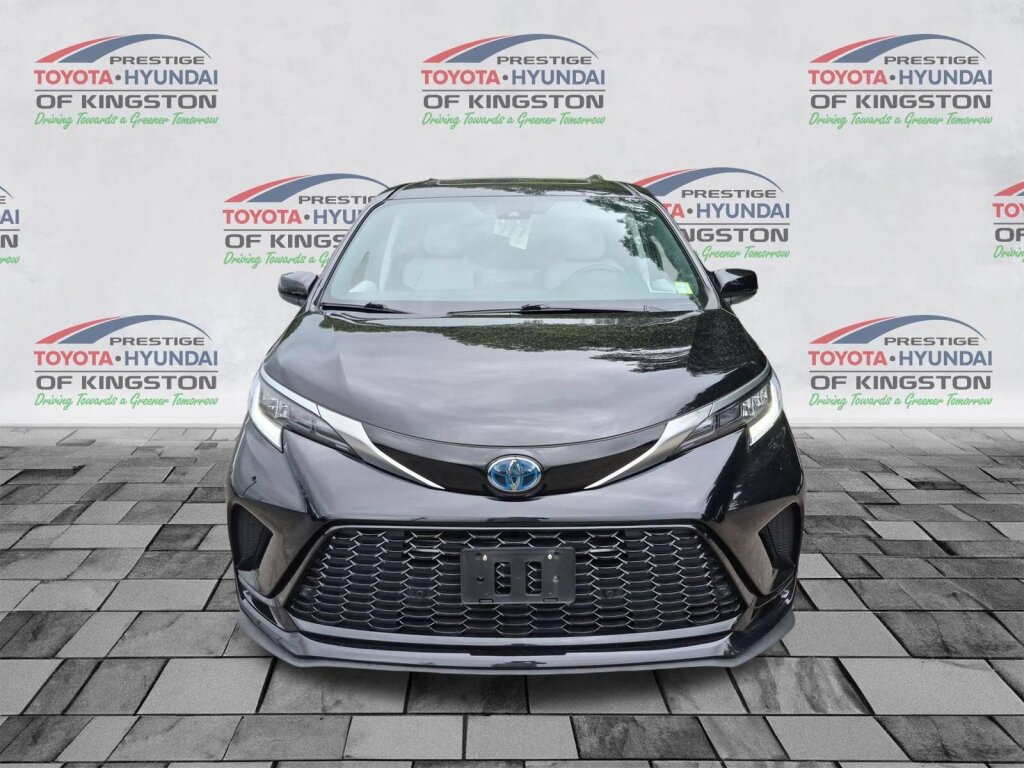 Certified 2023 Toyota Sienna XSE w/ XSE Plus Package AWD/4WD image 9