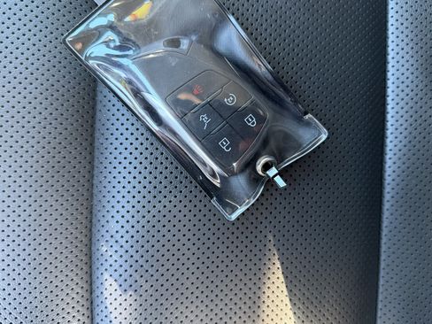 Used 2023 Buick Envision Essence image 34