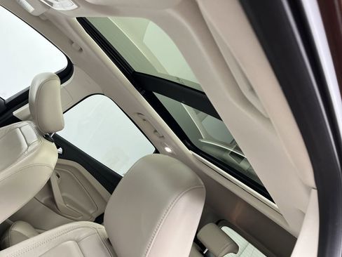 Certified 2018 Ford Escape Titanium w/ Ford Safe & Smart Package image 7