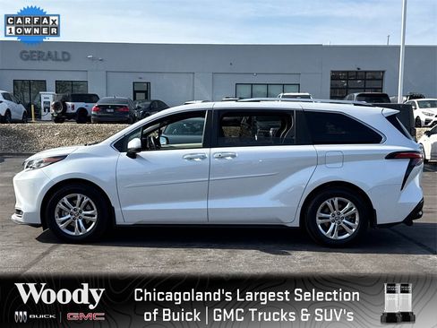 Used 2023 Toyota Sienna Platinum image 5