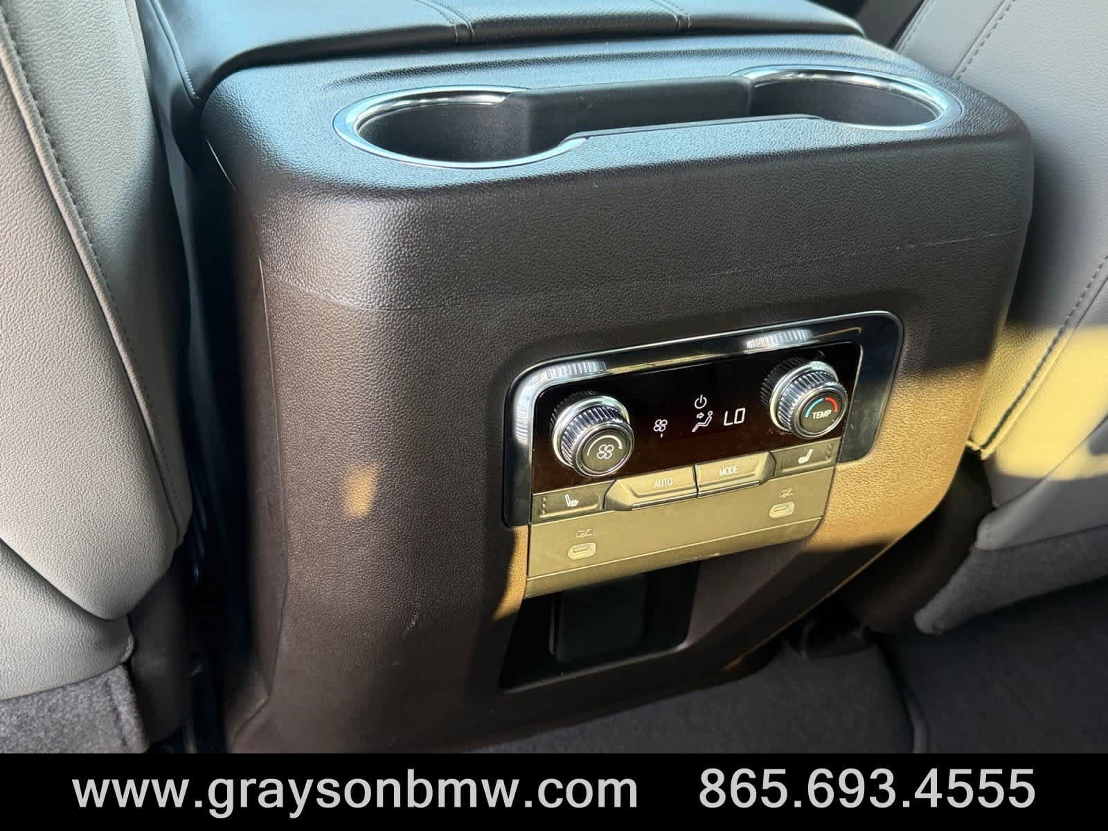 Used 2022 GMC Yukon SLT w/ SLT Premium Package AWD/4WD image 18