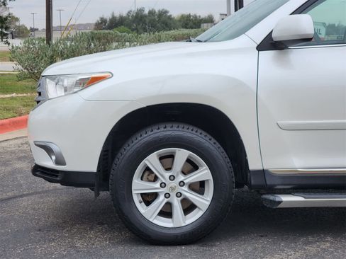 Used 2012 Toyota Highlander FWD image 8