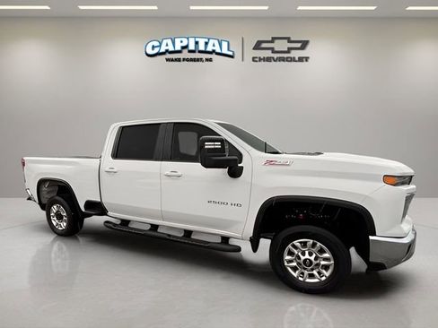 Used 2024 Chevrolet Silverado 2500 LT w/ Convenience Package image 5