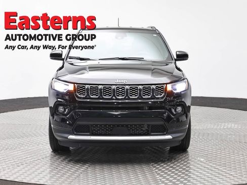 Used 2025 Jeep Compass Limited AWD/4WD image 2