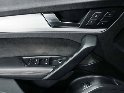 Used 2019 Audi SQ5 Premium Plus w/ Premium Plus Package image 12