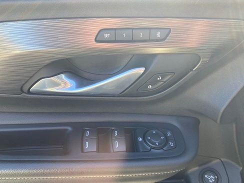 Used 2023 GMC Terrain SLT image 23