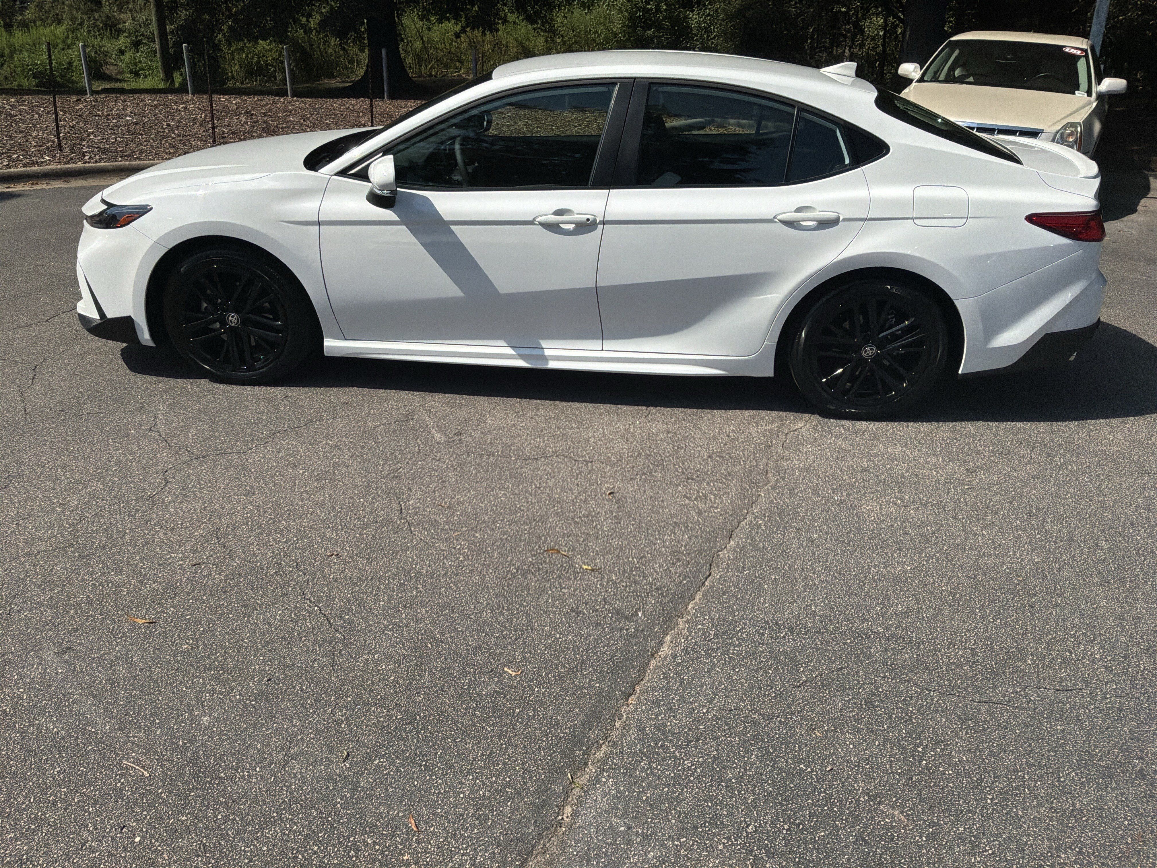 Used 2026 Toyota Camry SE w/ Convenience Package FWD image 7