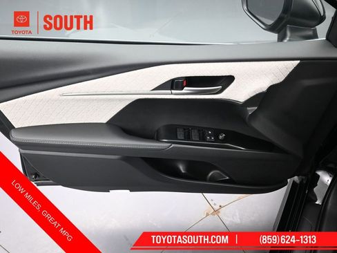 Used 2025 Toyota Camry XLE image 25