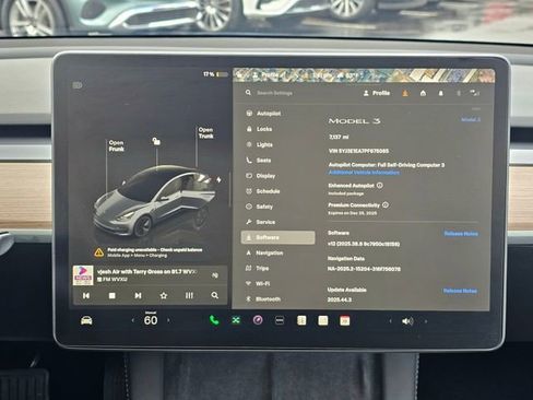 Used 2023 Tesla Model 3 Standard Range image 36