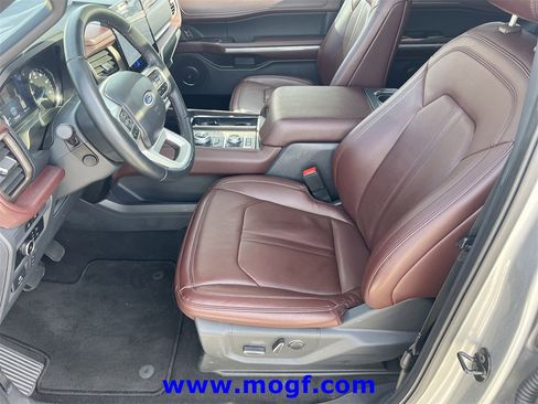 Used 2024 Ford Expedition Limited image 23
