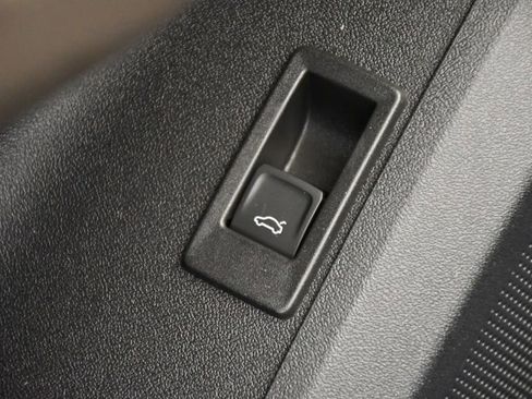 Certified 2025 Audi Q5 Premium w/ Convenience Package image 34