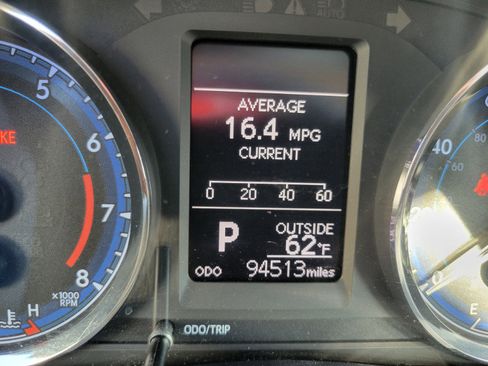 Used 2018 Toyota Corolla LE image 35