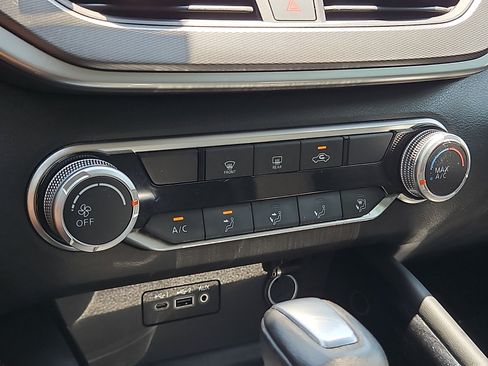 Certified 2023 Nissan Altima 2.5 SR FWD image 15