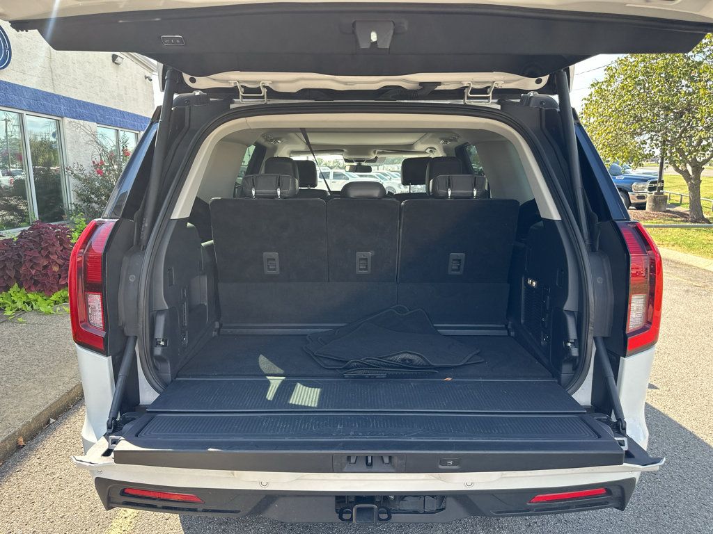 Used 2025 Ford Expedition Active AWD/4WD image 17