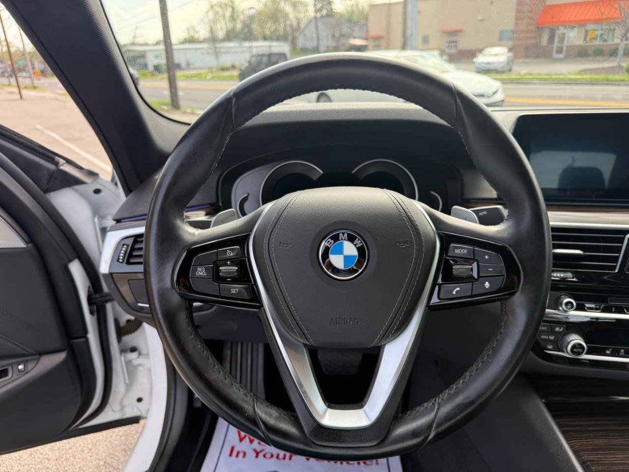 Used 2019 BMW 530e w/ Convenience Package RWD image 19