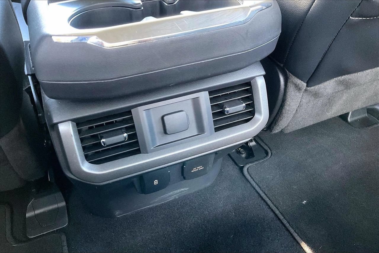 Used 2023 Ford F150 Lariat RWD image 16