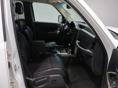 Used 2012 Jeep Liberty Limited Jet w/ Trailer Tow Class III Group AWD/4WD image 22