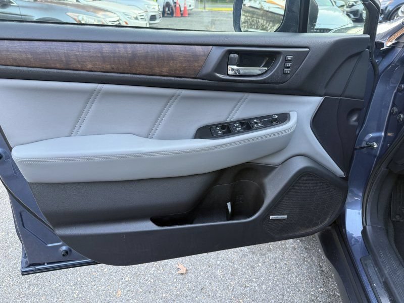 Used 2018 Subaru Outback 2.5i Limited AWD/4WD image 16